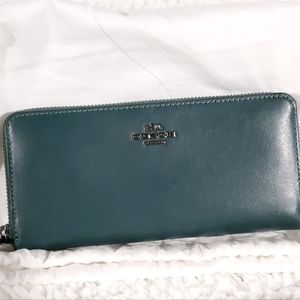 COACH Slim Accordian Zip Wallet